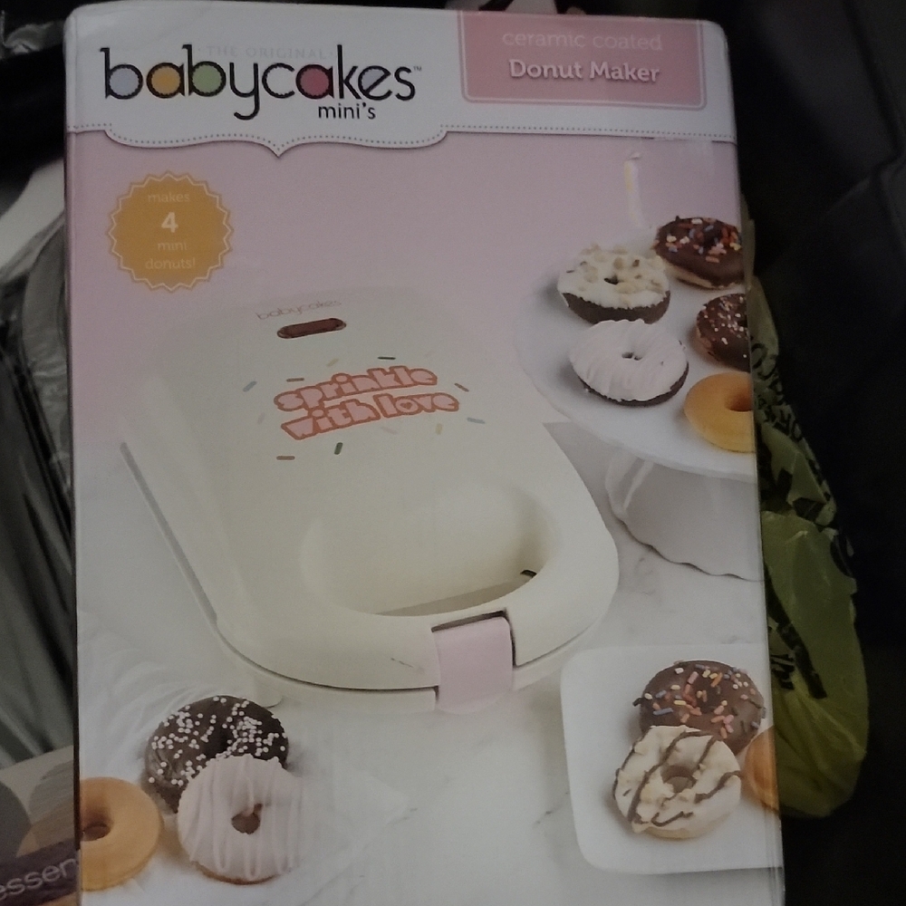 Babycakes Mini Donut Maker - Cream and Pink